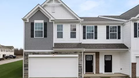Exterior - 3281 Sunmark Ave, Columbus, OH 43232 photo 2 of 2