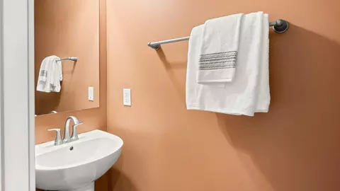 Bath - 3281 Sunmark Ave, Columbus, OH 43232 photo 6 of 6