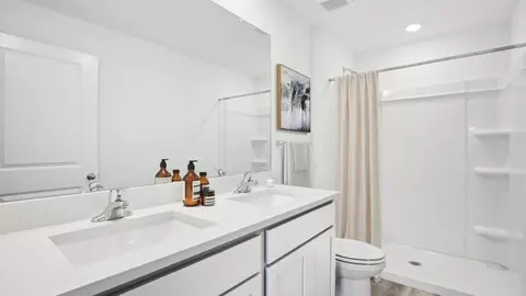 Bath - 1134 Bourbon Ave, Parrish, FL 34219 photo 1 of 2