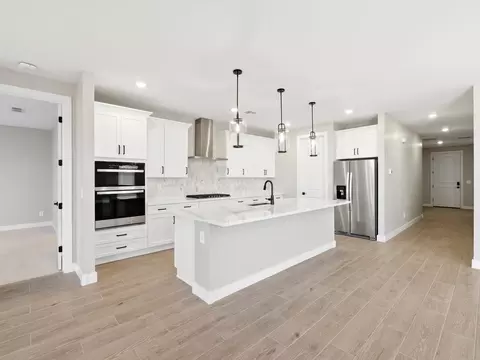Kitchen - 1083 W Haynes Way, Apache Junction, AZ 85120 photo 3 of 8