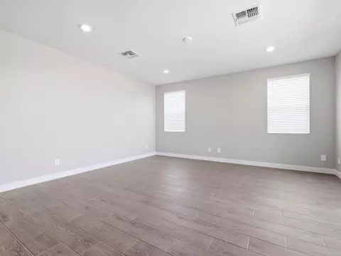 Living - 1083 W Haynes Way, Apache Junction, AZ 85120 photo 1 of 6