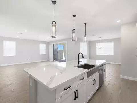 Kitchen - 1083 W Haynes Way, Apache Junction, AZ 85120 photo 2 of 8