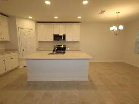 4518 Lake Fox Dr, Lakeland, FL 33810