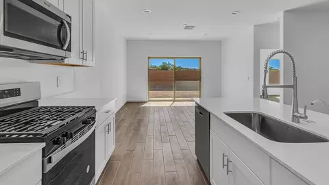Kitchen - 14011 E Canidae Dr, Vail, AZ 85641 photo 7 of 10