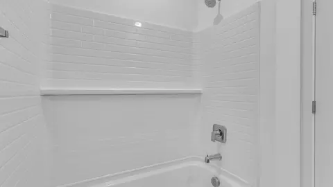 Bath - 14011 E Canidae Dr, Vail, AZ 85641 photo 2 of 7