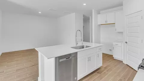 Kitchen - 14011 E Canidae Dr, Vail, AZ 85641 photo 5 of 10