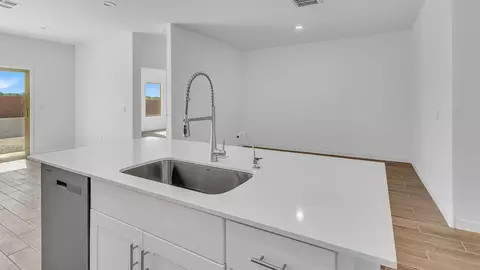 Kitchen - 14011 E Canidae Dr, Vail, AZ 85641 photo 8 of 10
