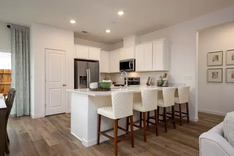 Kitchen - 255 Travis Ct, Merced, CA 95341 photo 1 of 1
