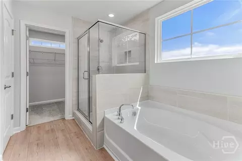 Bath - 193 Champlain Dr, Pooler, GA 31322 photo 3 of 11