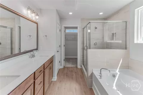 Bath - 193 Champlain Dr, Pooler, GA 31322 photo 1 of 7