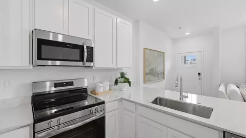 Kitchen - 16765 E Irwin Ave, Centennial, CO 80016 photo 2 of 5