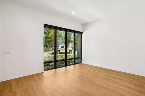 Living - 5876 Linden Ave #5, Long Beach, CA 90805 photo 1 of 7