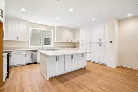 Kitchen - 5876 Linden Ave #5, Long Beach, CA 90805 photo 3 of 7