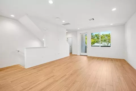 Living - 5876 Linden Ave #5, Long Beach, CA 90805 photo 7 of 7