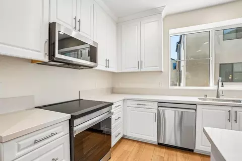 Kitchen - 5876 Linden Ave #5, Long Beach, CA 90805 photo 7 of 7
