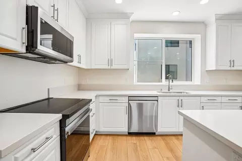 Kitchen - 5876 Linden Ave #5, Long Beach, CA 90805 photo 6 of 7