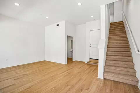 Living - 5876 Linden Ave #5, Long Beach, CA 90805 photo 2 of 7