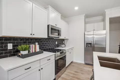 Kitchen - Bouy Blvd, Elberta, AL 36530 photo 13 of 14
