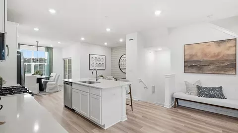 Entry Way - 101 W End Ave, Hammonton, NJ 08037 photo 3 of 4