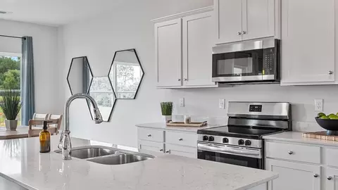 Kitchen - 10 Seaboard Dr, Montgomery, AL 36117 photo 6 of 10
