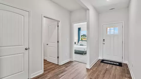 Entry Way - 10 Seaboard Dr, Montgomery, AL 36117 photo 2 of 5