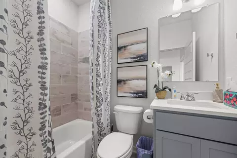 Bath - 200 Gus Loop, Georgetown, TX 78626 photo 2 of 3