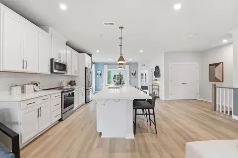 Kitchen - 13679 Cobble Loop, Woodbridge, VA 22193 photo 3 of 3