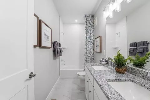 Bath - 13679 Cobble Loop, Woodbridge, VA 22193 photo 4 of 4