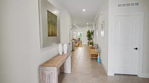 Entry Way - 7035 Berwick Cir, Labelle, FL 33935 photo 2 of 9