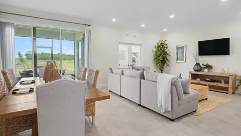 Dining - 7035 Berwick Cir, Labelle, FL 33935 photo 3 of 7