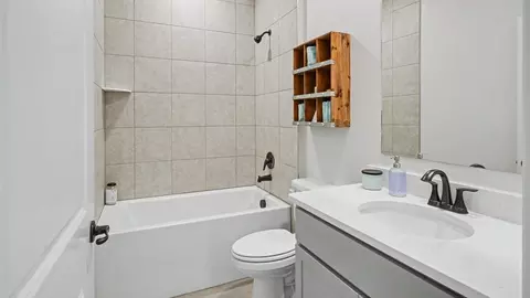 Bath - 7035 Berwick Cir, Labelle, FL 33935 photo 1 of 12