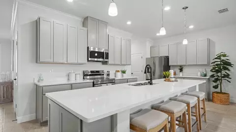Kitchen - 7035 Berwick Cir, Labelle, FL 33935 photo 8 of 10