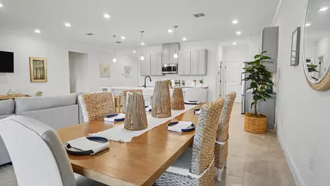 Dining - 7035 Berwick Cir, Labelle, FL 33935 photo 1 of 3