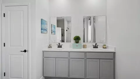 Bath - 7035 Berwick Cir, Labelle, FL 33935 photo 3 of 12