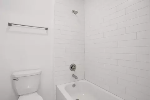 Bath - 182 Brook Forest Dr, Saint Augustine, FL 32092 photo 7 of 7