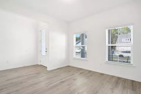 Living - 182 Brook Forest Dr, Saint Augustine, FL 32092 photo 4 of 8