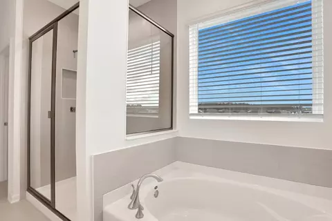 Bath - 182 Brook Forest Dr, Saint Augustine, FL 32092 photo 2 of 7