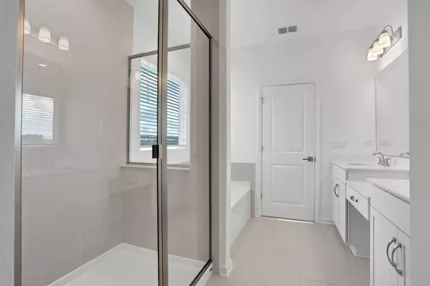 Bath - 182 Brook Forest Dr, Saint Augustine, FL 32092 photo 3 of 7