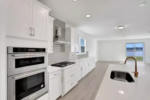 Kitchen - 182 Brook Forest Dr, Saint Augustine, FL 32092 photo 6 of 13