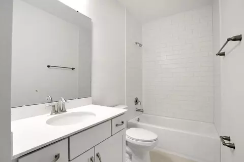 Bath - 182 Brook Forest Dr, Saint Augustine, FL 32092 photo 6 of 7