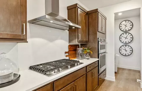 Kitchen - 4850 N Topaz Dr, Eagle Mountain, UT 84005 photo 4 of 6