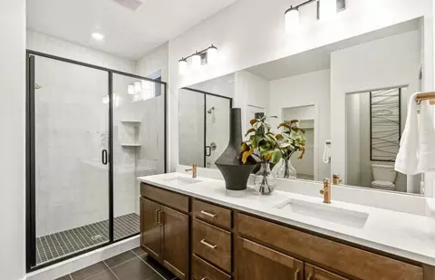 Bath - 4850 N Topaz Dr, Eagle Mountain, UT 84005 photo 1 of 5