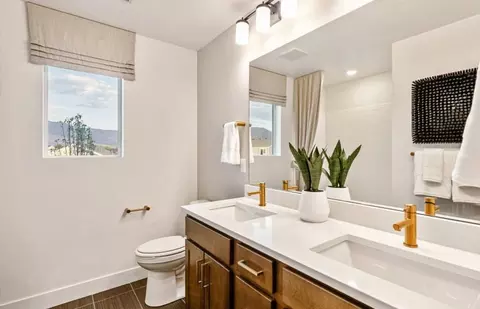 Bath - 4850 N Topaz Dr, Eagle Mountain, UT 84005 photo 3 of 5