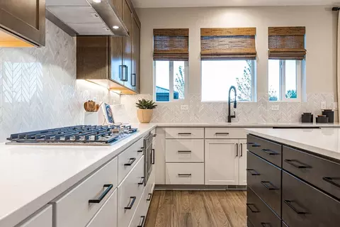Kitchen - 916 E Harrier St, Eagle Mountain, UT 84005 photo 8 of 8