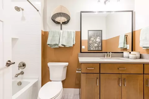 Bath - 916 E Harrier St, Eagle Mountain, UT 84005 photo 5 of 9