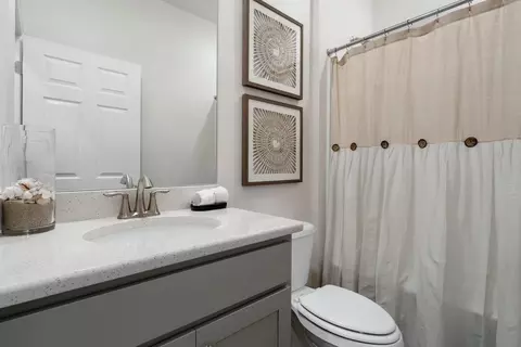 Bath - 991 Crocus St NE, Palm Bay, FL 32907 photo 1 of 1