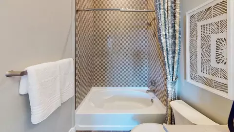 Bath - 1035 E Combs Rd, Queen Creek, AZ 85140 photo 2 of 5