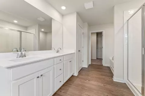 Bath - 1383 Farmers Loop, Austell, GA 30106 photo 1 of 3