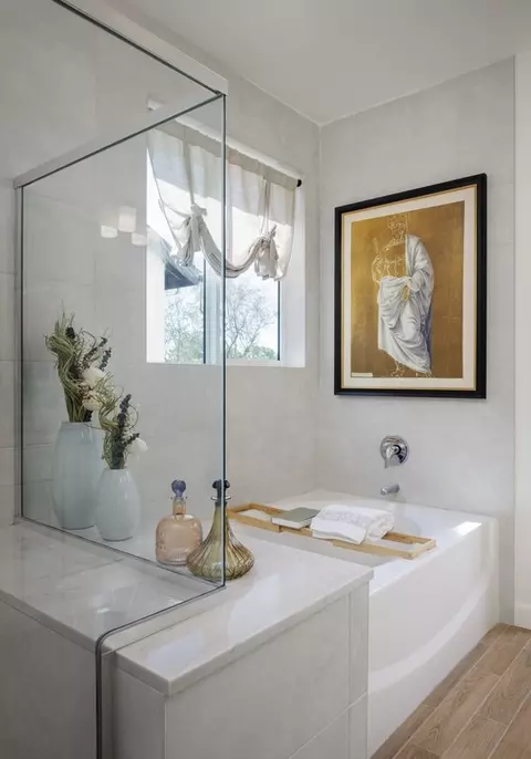 Bath - 2154 Clark St, Delano, CA 93215 photo 4 of 8
