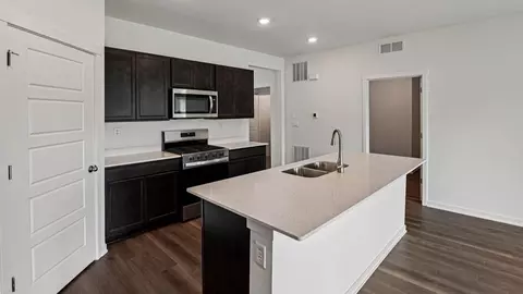 Kitchen - 14845 S Starflower Cir, Plainfield, IL 60544 photo 7 of 11